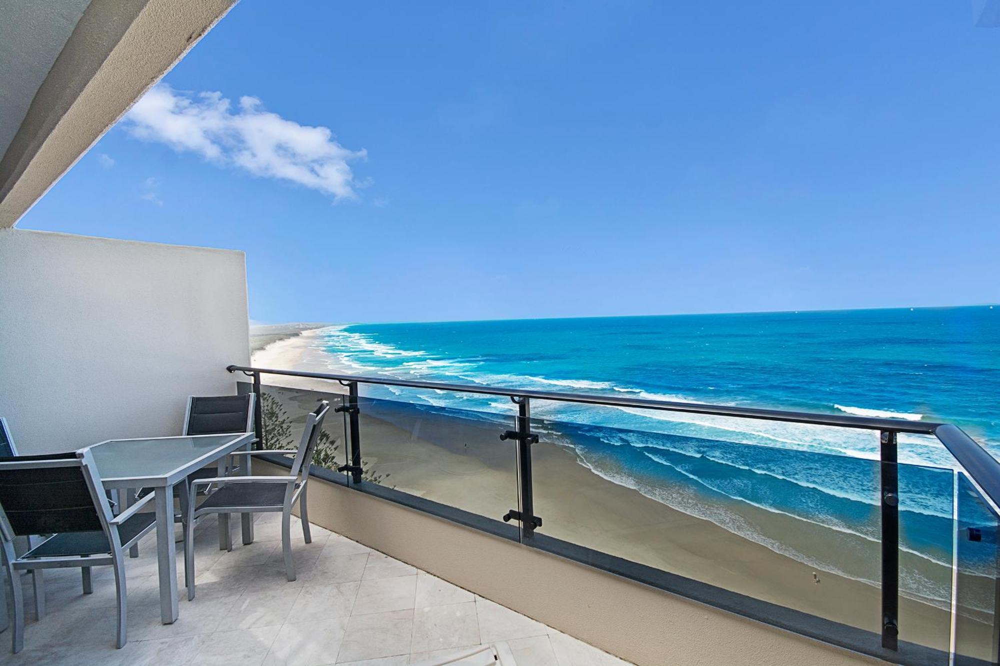 Clubb Coolum Beach Resort Sunshine Coast Esterno foto