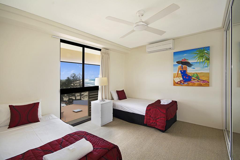 Clubb Coolum Beach Resort Sunshine Coast Esterno foto