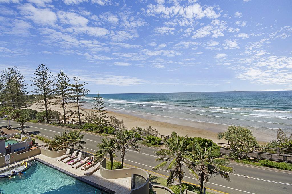 Clubb Coolum Beach Resort Sunshine Coast Esterno foto