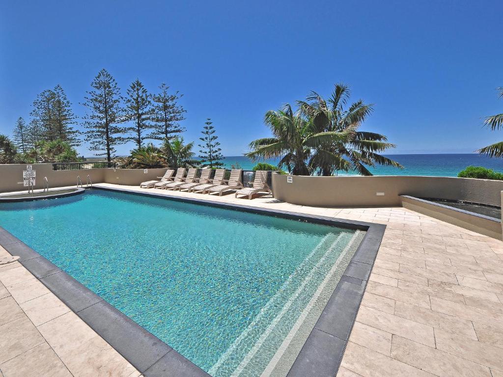 Clubb Coolum Beach Resort Sunshine Coast Esterno foto