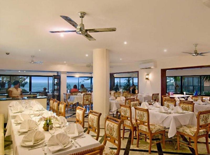 Clubb Coolum Beach Resort Sunshine Coast Esterno foto